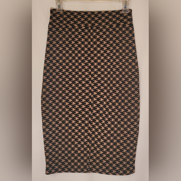Pencil Skirt - Picture 2 of 3